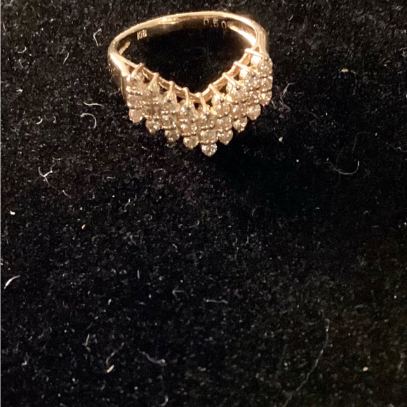 K18 V Ring with Natural Diamond 0.50 Carat - Picture 5 of 13